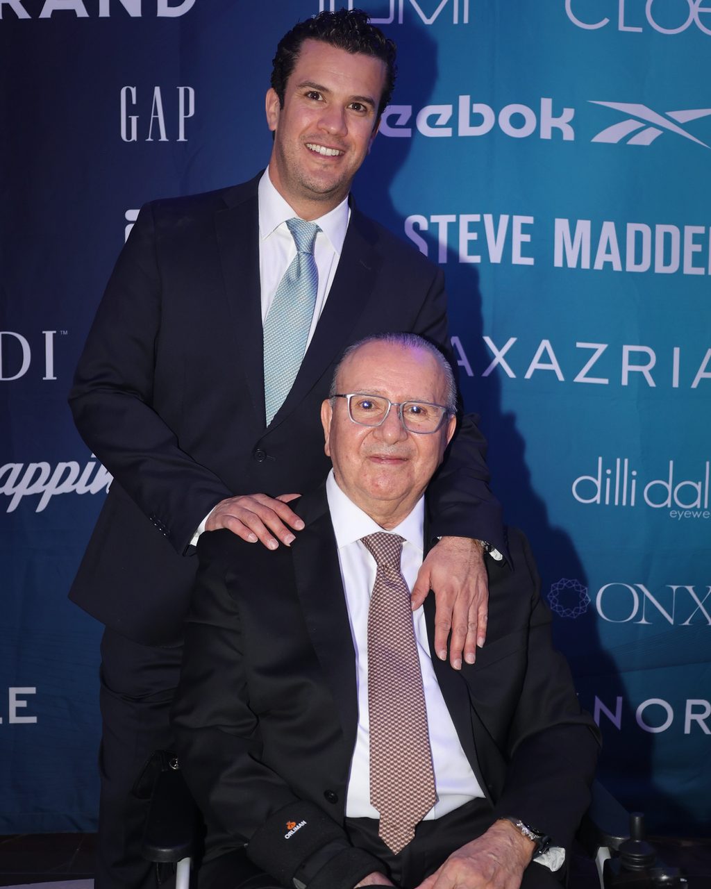 José Antonio Castañón Rincón junto a su padre, el Dr. Ricardo Castañón Moreno